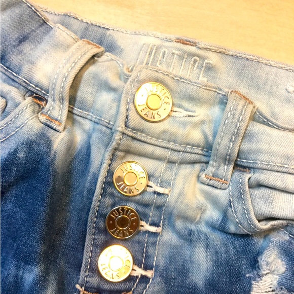 Girls Justice Color-Wash tie dye ripped buttoned short Jeans pant - Picture 3 of 5